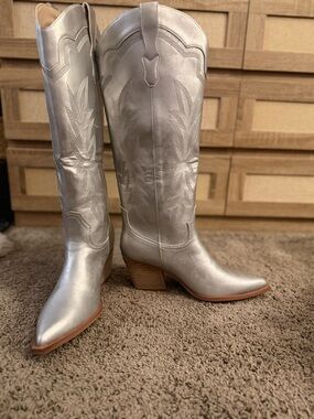 Mi.iM Metallic Silver Western Knee-High Heeled Boots
